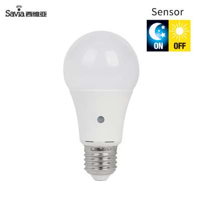 Savia hot energy saving bulb 5W 7W 9W 10W E27 base with day and night led bulb sensor smart led headlight white bulb for home